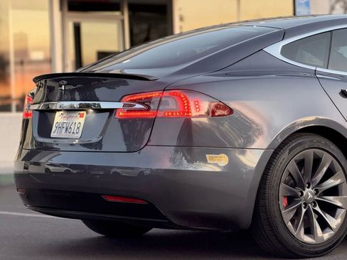 Used 2020 Tesla Model S Long Range Plus image 7