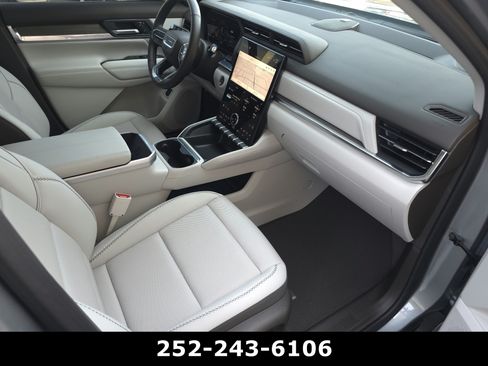 Used 2026 GMC Terrain Denali AWD/4WD image 44