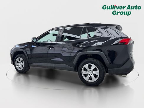 Used 2021 Toyota RAV4 LE w/ Carpet Mat Package (TMS) AWD/4WD image 4