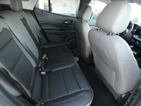 New 2026 Chevrolet Trax ACTIV w/ Sunroof Package FWD image 16