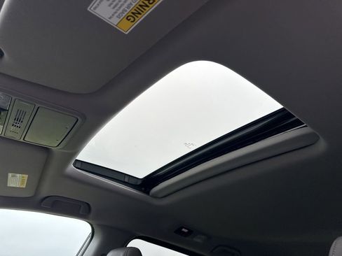 Used 2024 Honda Odyssey EX-L image 4