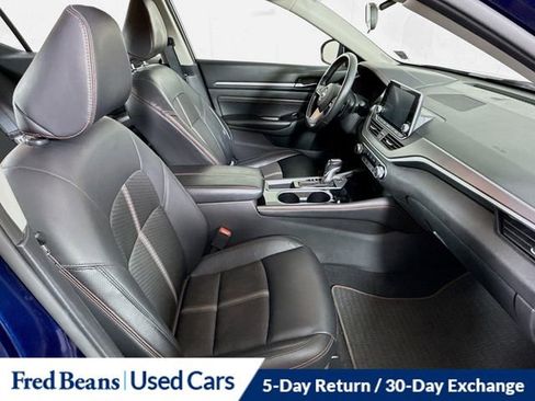Used 2023 Nissan Altima 2.5 SR FWD image 32