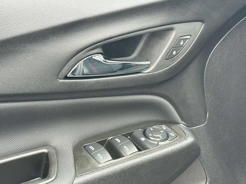 Used 2023 Chevrolet Equinox RS FWD image 23