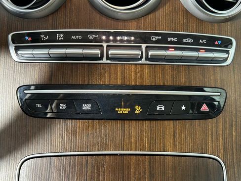 Used 2021 Mercedes-Benz GLC 300 4MATIC image 22
