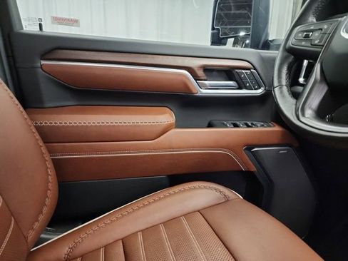 Used 2024 GMC Sierra 2500 Denali Ultimate w/ Snow Plow Prep/Camper Package image 17