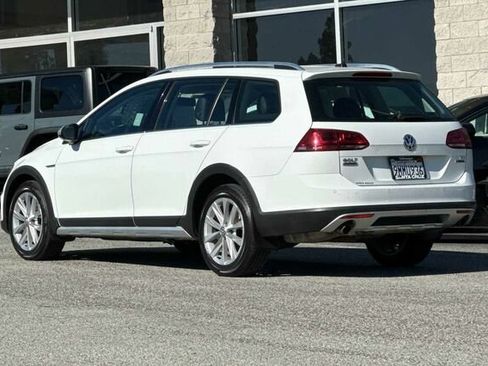 Used 2017 Volkswagen Golf Alltrack SE AWD/4WD image 6