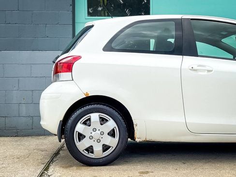 Used 2010 Toyota Yaris 2-Door Hatchback FWD image 13