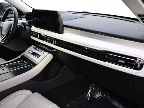 Used 2025 Lincoln Aviator Reserve w/ Equipment Group 201A image 15