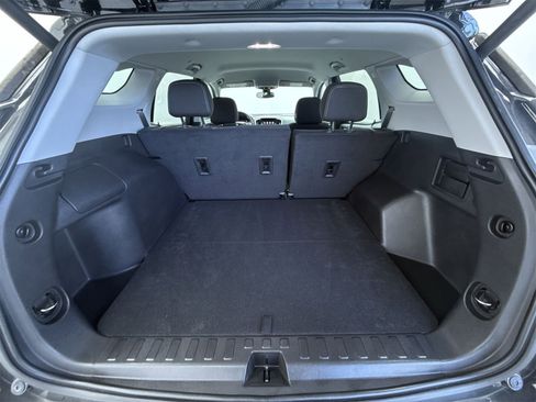 Used 2023 GMC Terrain SLE w/ Driver Convenience Package image 34