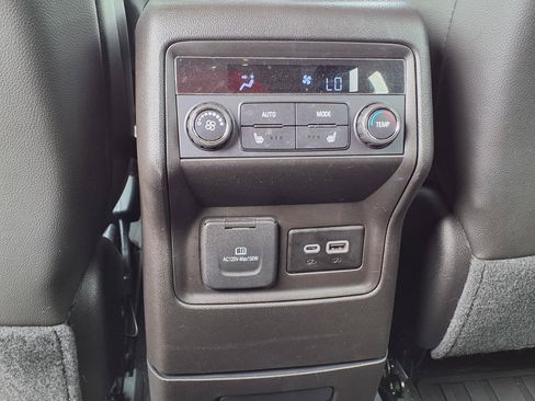 Used 2023 GMC Acadia Denali AWD/4WD image 16