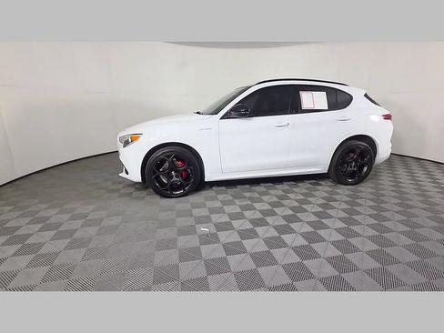 Used 2023 Alfa Romeo Stelvio Veloce AWD/4WD image 48