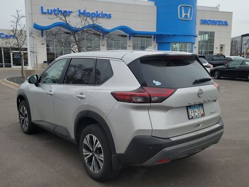 Used 2023 Nissan Rogue SV AWD/4WD image 4