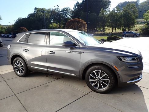 Certified 2021 Lincoln Nautilus AWD image 7