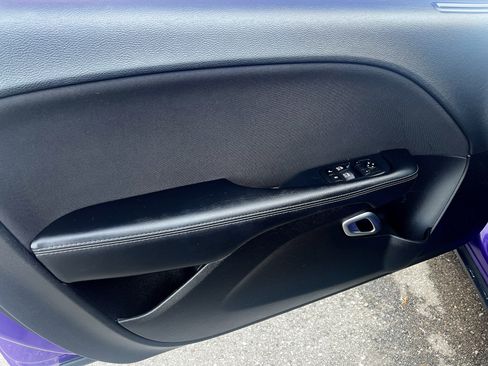 Used 2019 Dodge Challenger SXT w/ Blacktop Package image 10