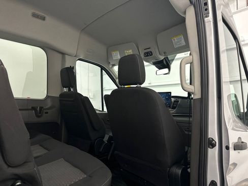Used 2022 Ford Transit 350 XLT RWD image 11