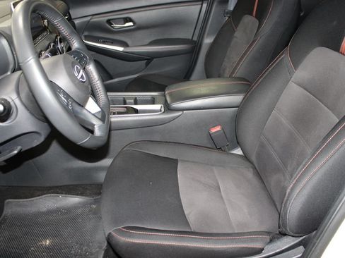 Used 2024 Nissan Sentra SR FWD image 11
