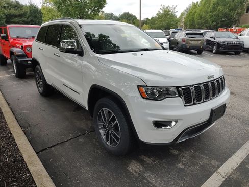Used 2019 Jeep Grand Cherokee Limited AWD/4WD image 4