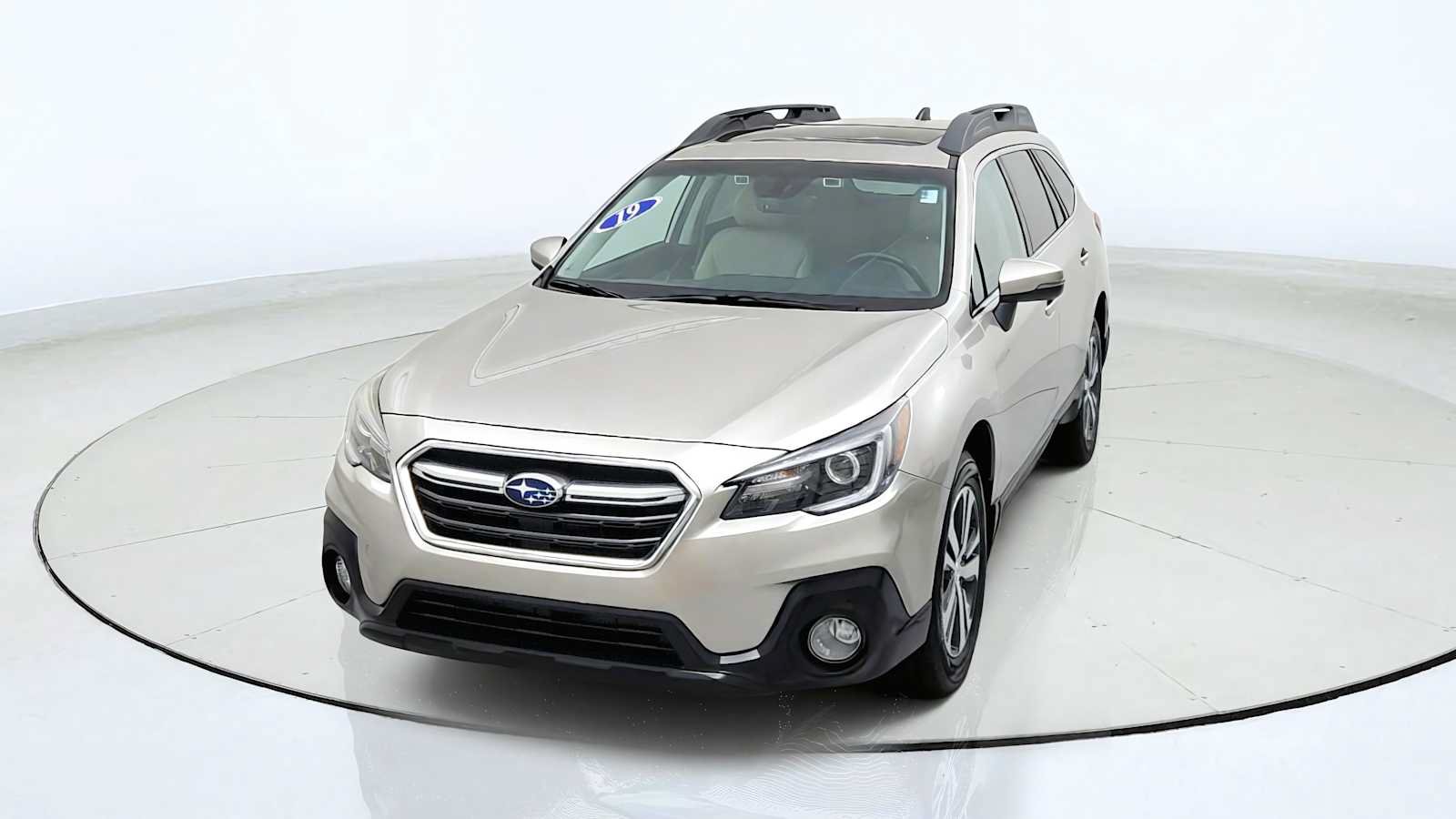 Used 2019 Subaru Outback 3.6R Limited w/ Popular Package #2 AWD/4WD image 3