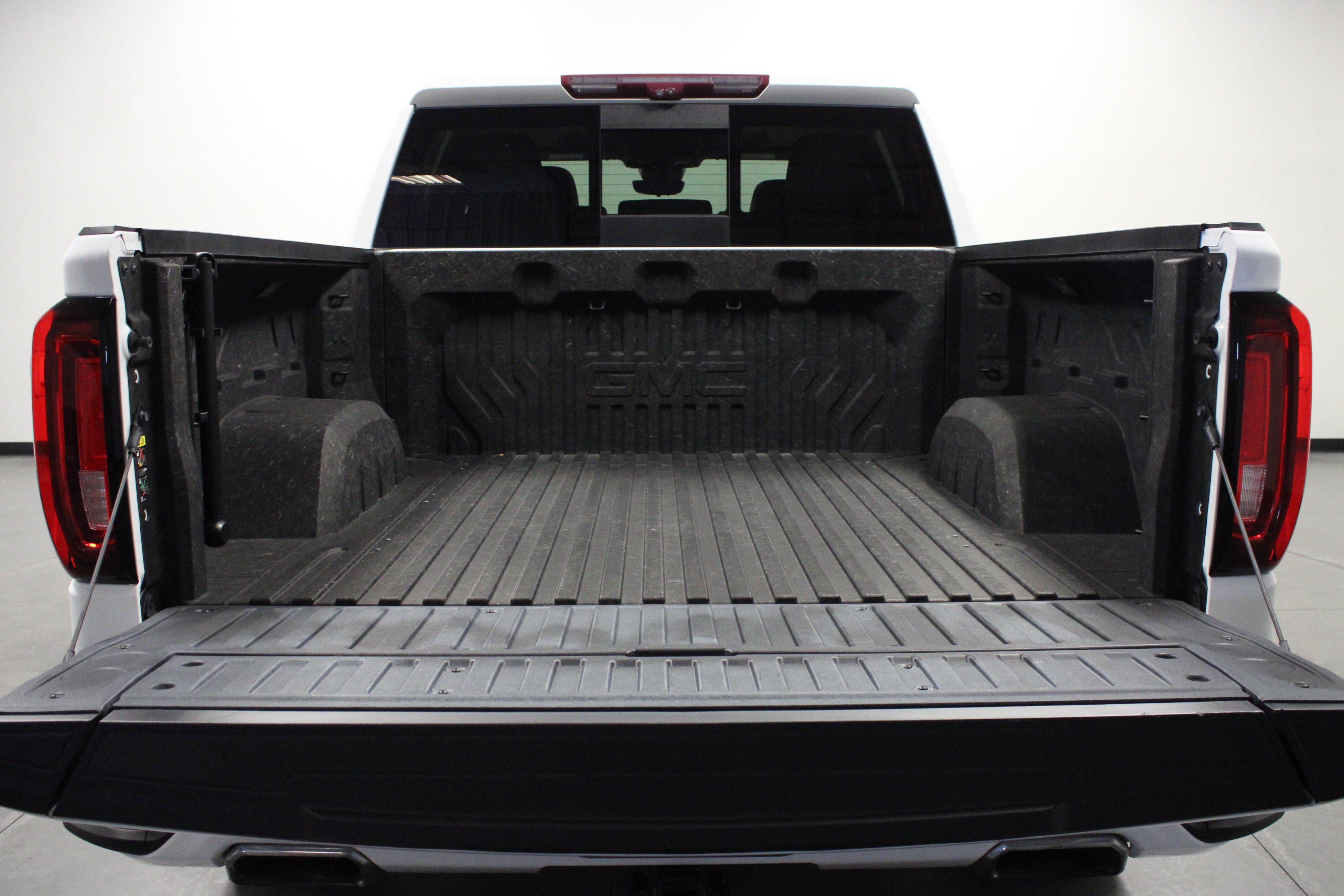 Used 2023 GMC Sierra 1500 Denali w/ Denali Reserve Package AWD/4WD image 14