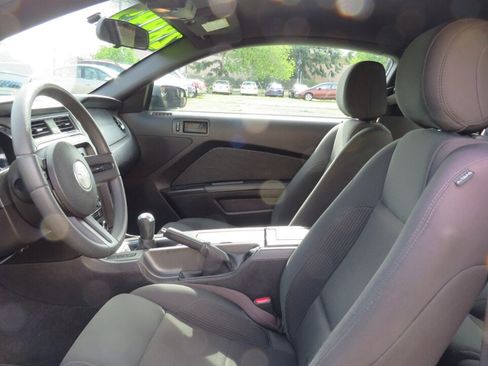 Used 2012 Ford Mustang GT RWD image 11
