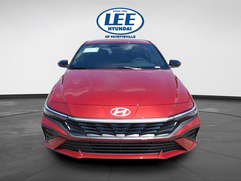 Certified 2025 Hyundai Elantra Sport FWD image 8