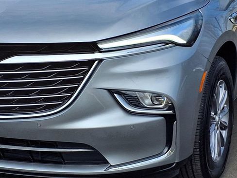 Used 2023 Buick Enclave Essence image 27