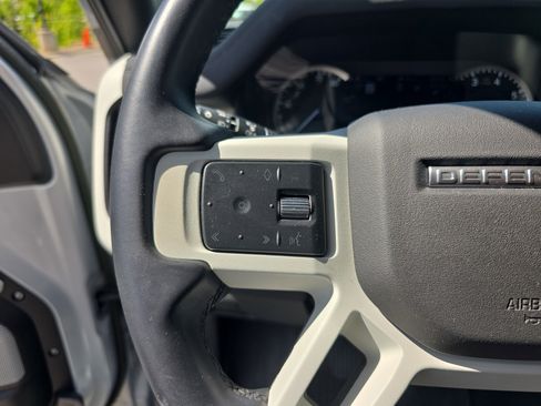 Certified 2023 Land Rover Defender 130 SE AWD/4WD image 33