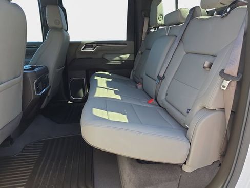 Used 2025 Chevrolet Silverado 2500 LTZ w/ LTZ Convenience Package AWD/4WD image 17