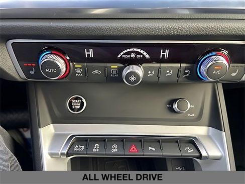 Used 2025 Audi Q3 2.0T Premium Plus w/ Premium Plus Package image 29