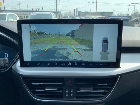 Used 2025 Ford Escape Platinum image 33