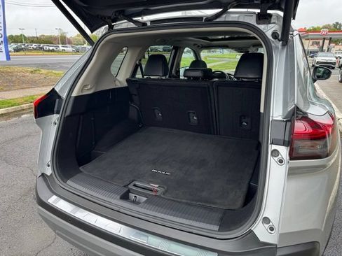 Used 2023 Nissan Rogue SV w/ SV Premium B Package AWD/4WD image 21