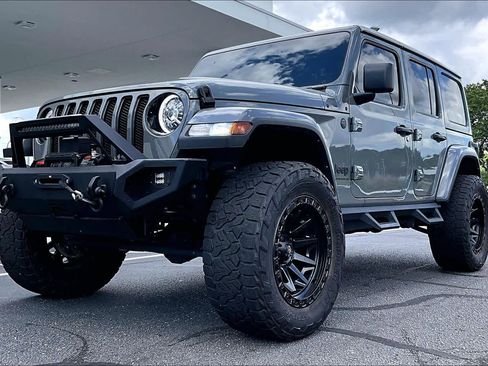 Used 2023 Jeep Wrangler Unlimited Sahara image 33