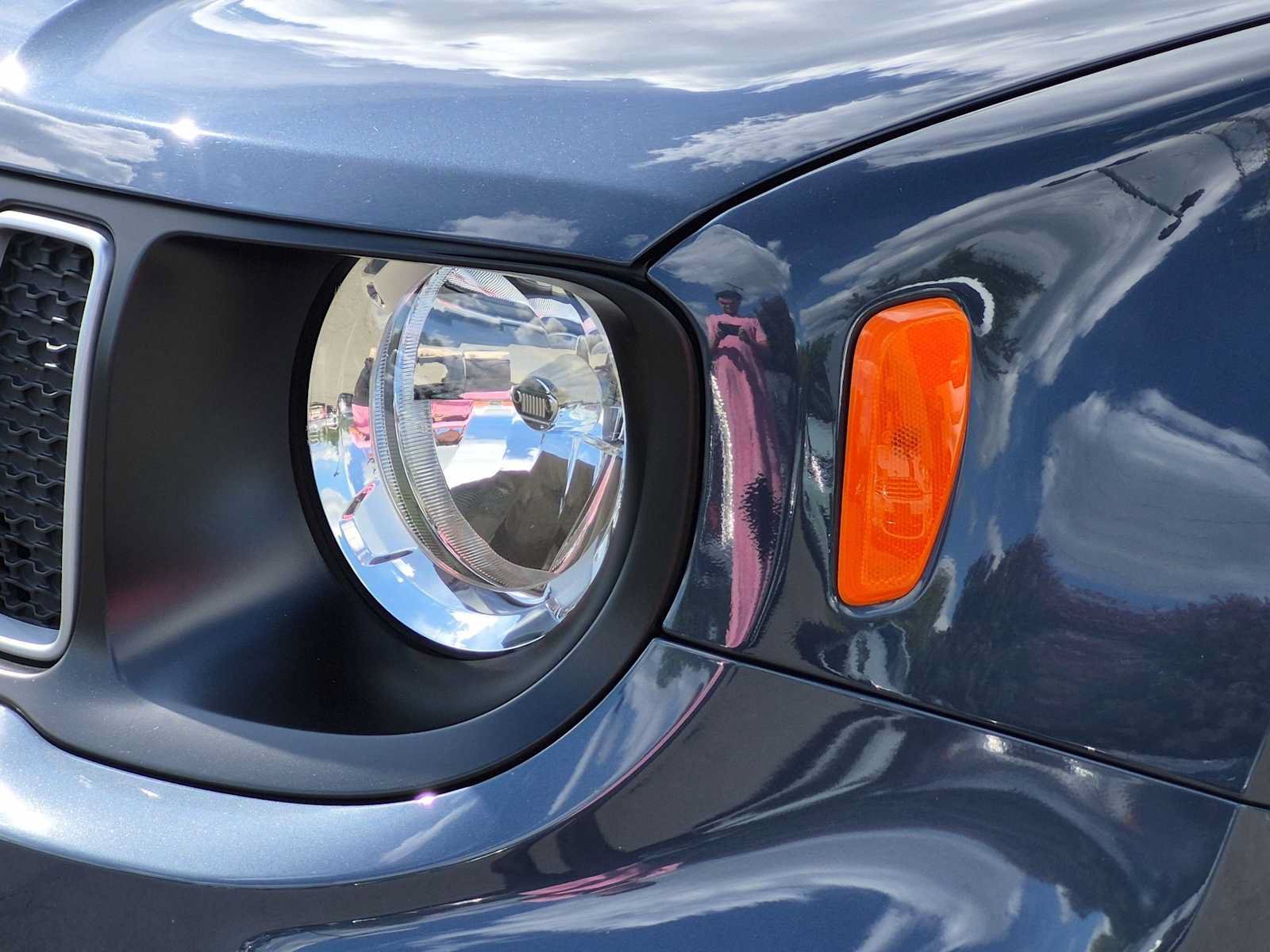 Used 2023 Jeep Renegade Latitude w/ Premium Group AWD/4WD image 11