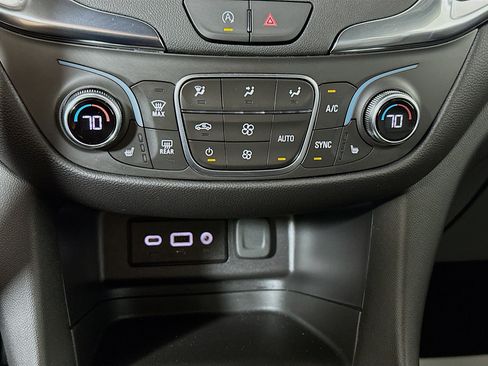 Used 2024 Chevrolet Equinox LT w/ LPO, Floor Liner Package FWD image 15