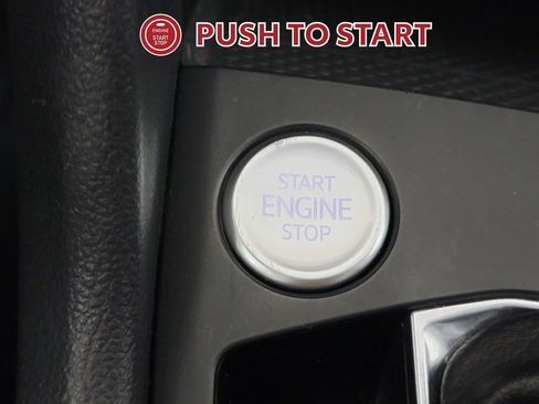 Used 2022 Volkswagen Taos SE image 19