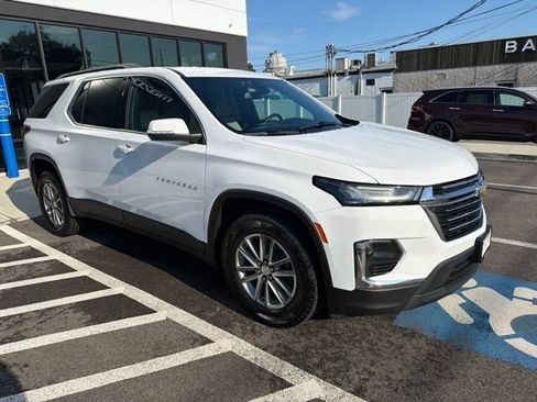 Used 2023 Chevrolet Traverse LT AWD/4WD image 2