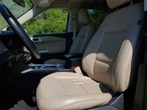 Used 2023 Ford Explorer XLT w/ Equipment Group 202A image 26