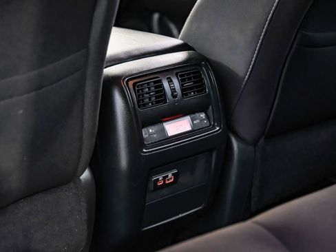 Used 2020 Nissan Pathfinder S image 40