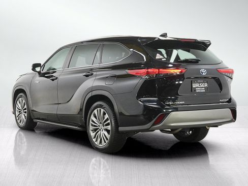 Used 2021 Toyota Highlander Platinum AWD/4WD image 3