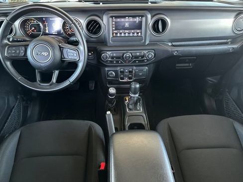 Certified 2022 Jeep Gladiator Sport AWD/4WD image 13