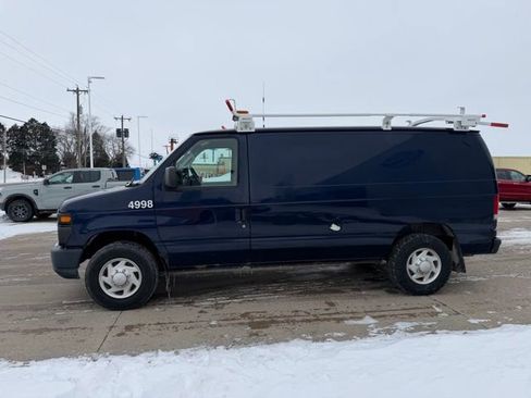 Used 2014 Ford E-350 and Econoline 350 Super Duty w/ Power Group image 4