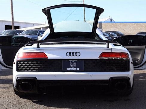 Used 2021 Audi R8 V10 w/ Premium Package image 25