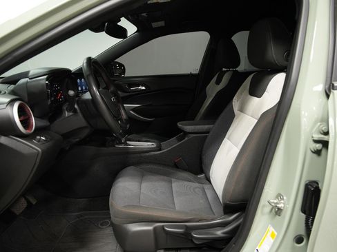 Used 2024 Chevrolet Trax RS w/ Driver Confidence Package image 23