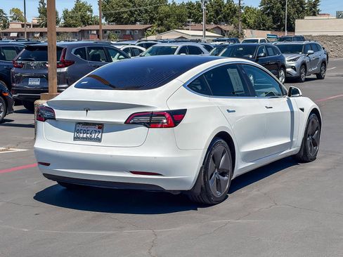 Used 2018 Tesla Model 3 Long Range RWD image 4