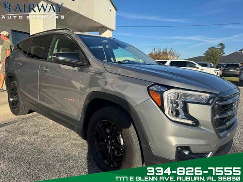 Used 2023 GMC Terrain AT4 image 4