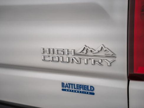 Used 2025 Chevrolet Silverado 1500 High Country AWD/4WD image 9