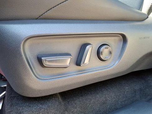 Used 2025 Toyota 4Runner Limited AWD/4WD image 4