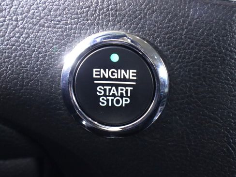 Used 2022 Ford Edge Titanium image 22