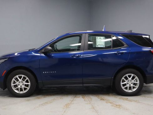 Used 2022 Chevrolet Equinox LS image 6