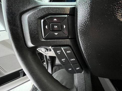 Used 2015 Ford F150 XLT image 19